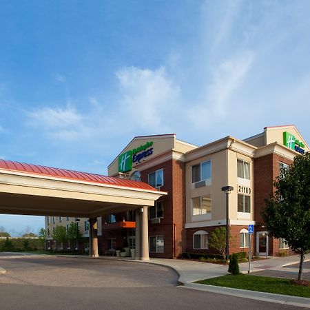 Holiday Inn Express & Suites Detroit - Farmington Hills By Ihg Northville Ngoại thất bức ảnh