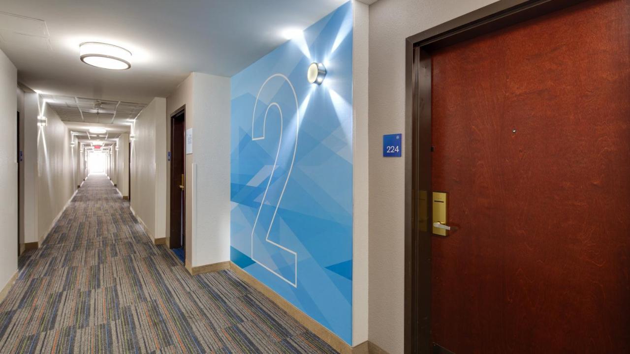 Holiday Inn Express & Suites Detroit - Farmington Hills By Ihg Northville Ngoại thất bức ảnh