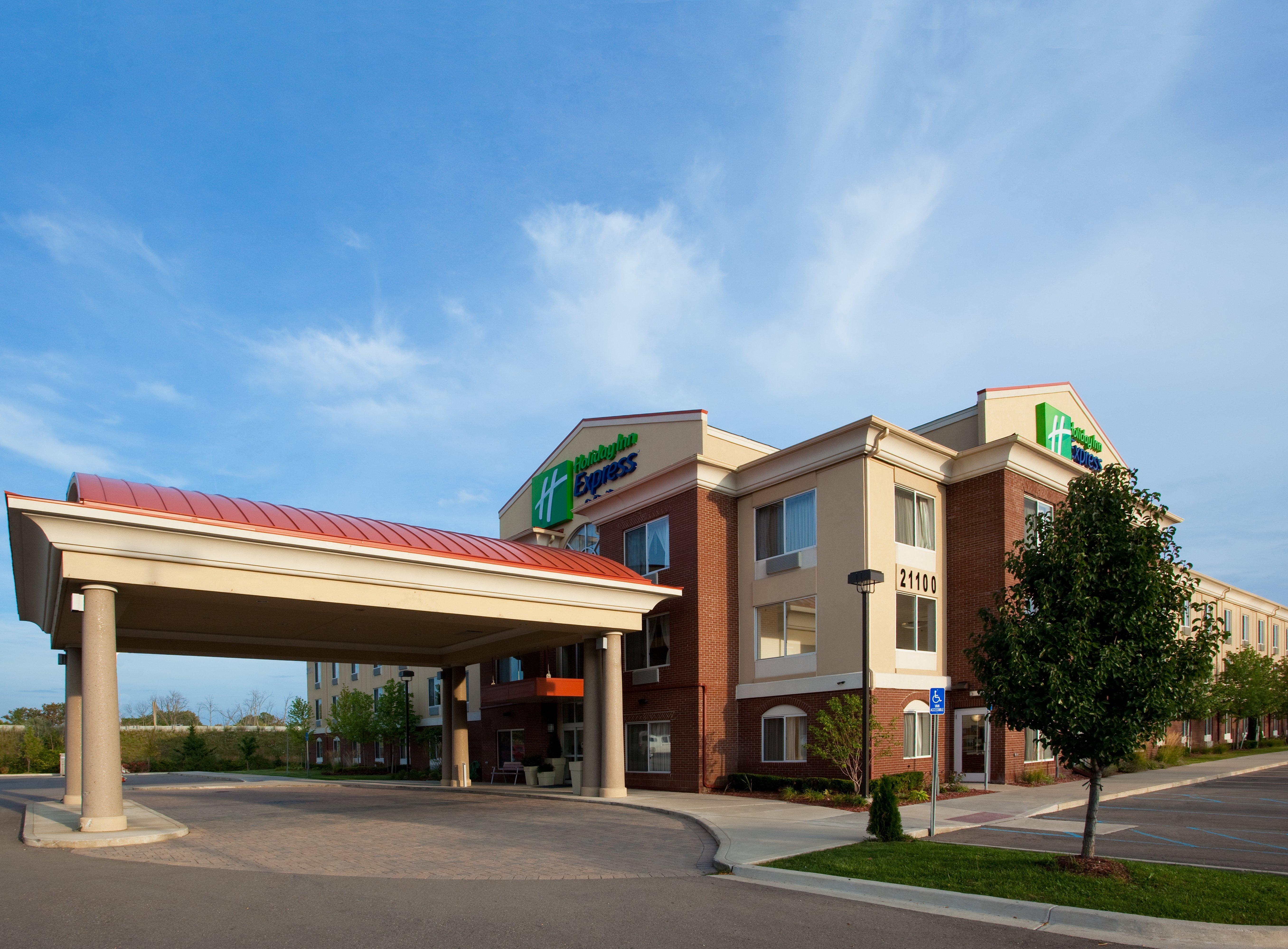 Holiday Inn Express & Suites Detroit - Farmington Hills By Ihg Northville Ngoại thất bức ảnh