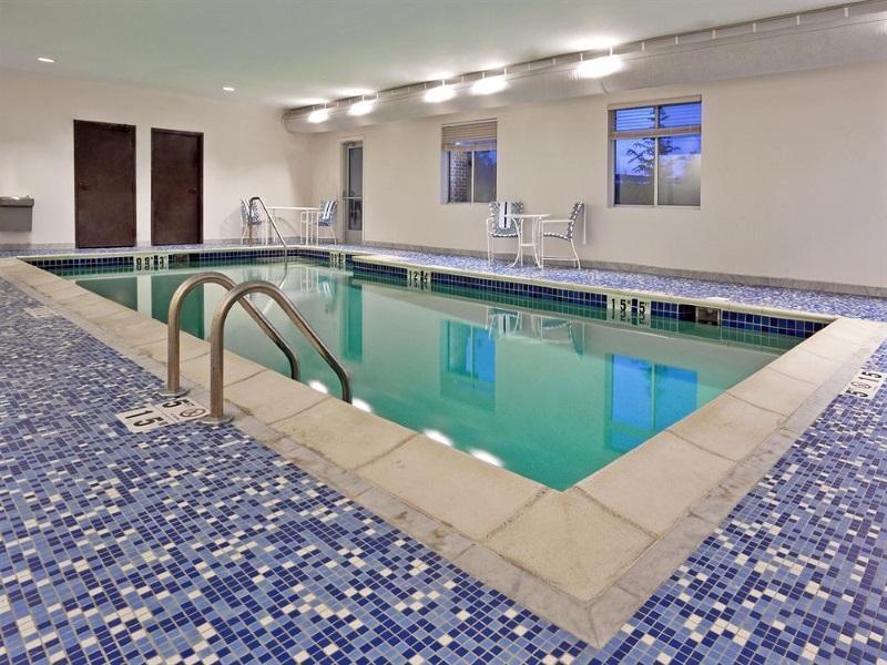 Holiday Inn Express & Suites Detroit - Farmington Hills By Ihg Northville Ngoại thất bức ảnh