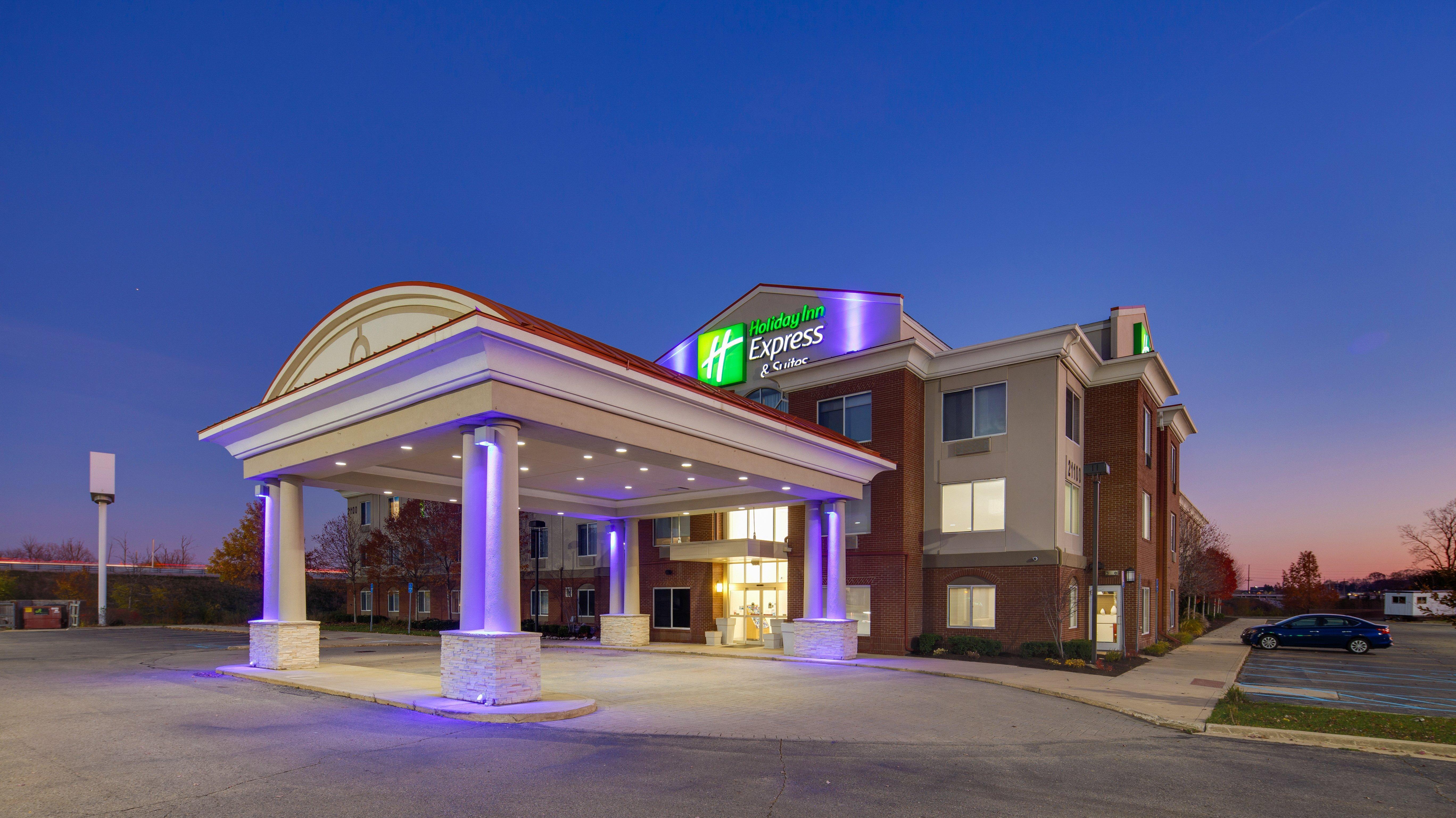 Holiday Inn Express & Suites Detroit - Farmington Hills By Ihg Northville Ngoại thất bức ảnh