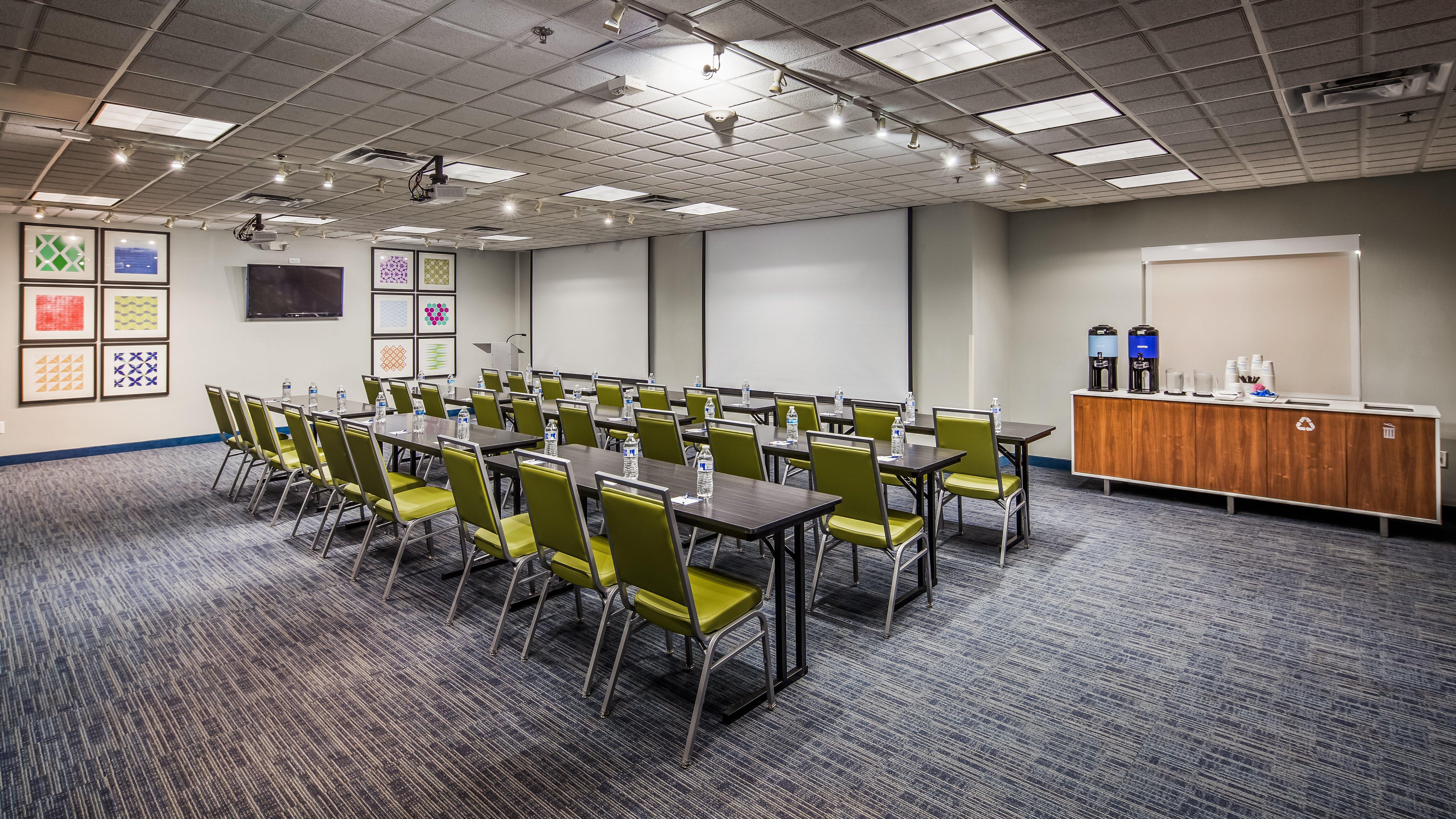 Holiday Inn Express & Suites Detroit - Farmington Hills By Ihg Northville Ngoại thất bức ảnh