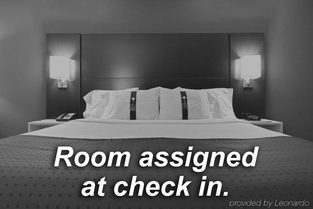 Holiday Inn Express & Suites Detroit - Farmington Hills By Ihg Northville Ngoại thất bức ảnh